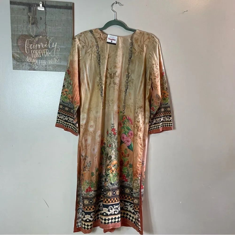 Chandrabindu Tunic - Picture 2 of 7
